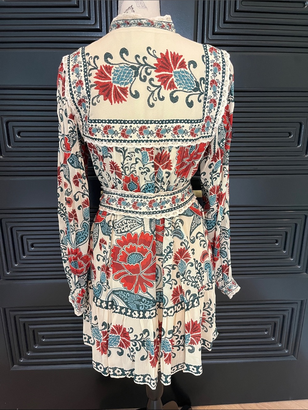 FARM Rio Cream Shirt Dress with Red & Teal Floral Print - Picture 5 of 7